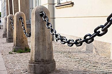 《寂静村的孩子们》现已发售 美丽而恐怖的手绘世界